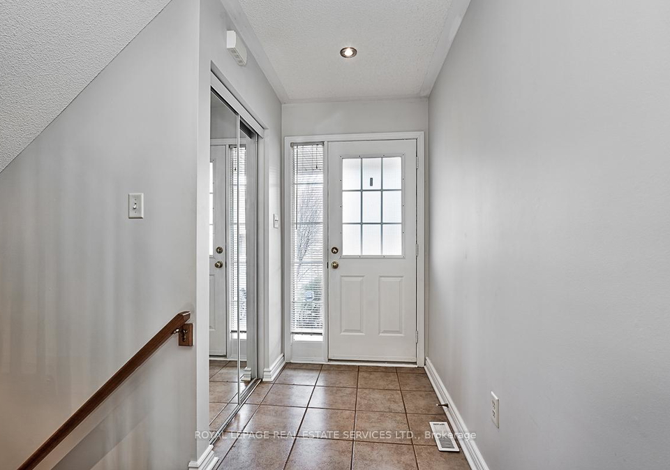2444-wooden-hill-circle-oakville-ontario-w12150320