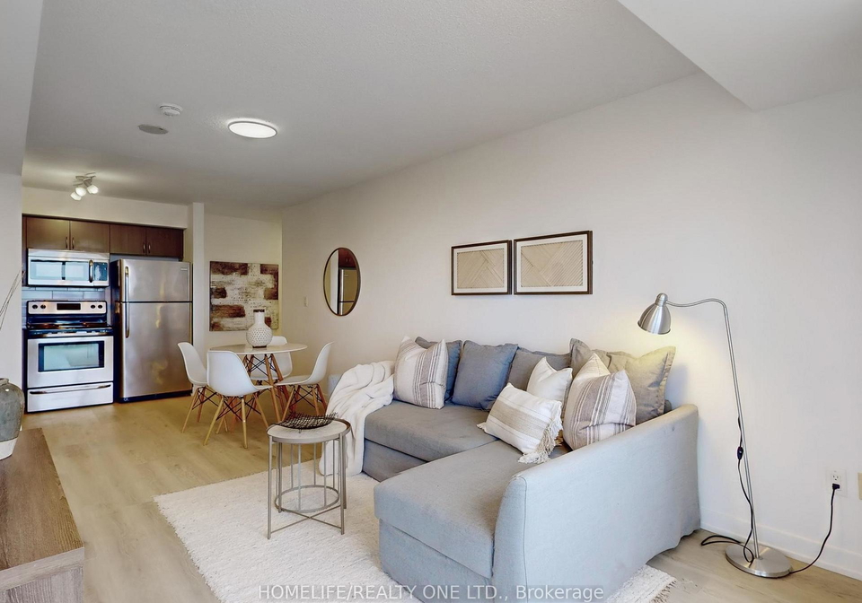 812-lansdowne-avenue-toronto-ontario-w12151573