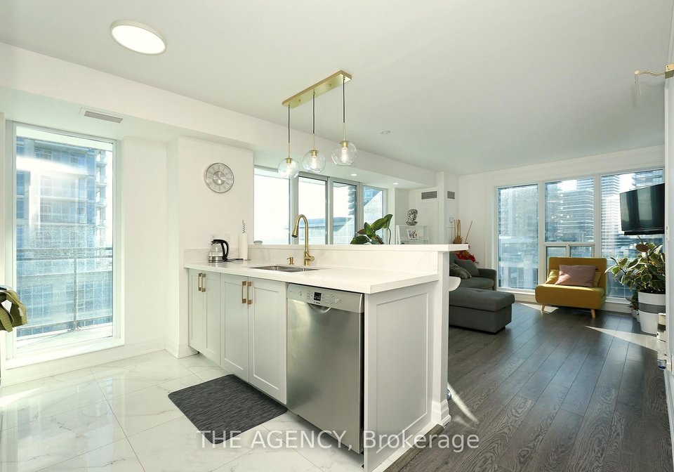 2121-lake-shore-boulevard-etobicoke-ontario-w12151866