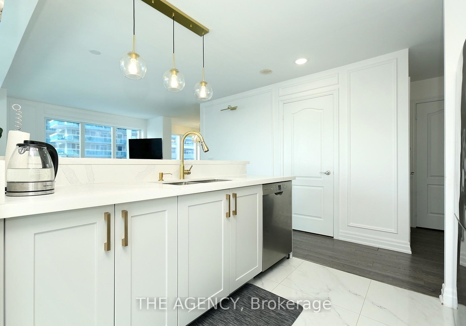 2121-lake-shore-boulevard-etobicoke-ontario-w12151866