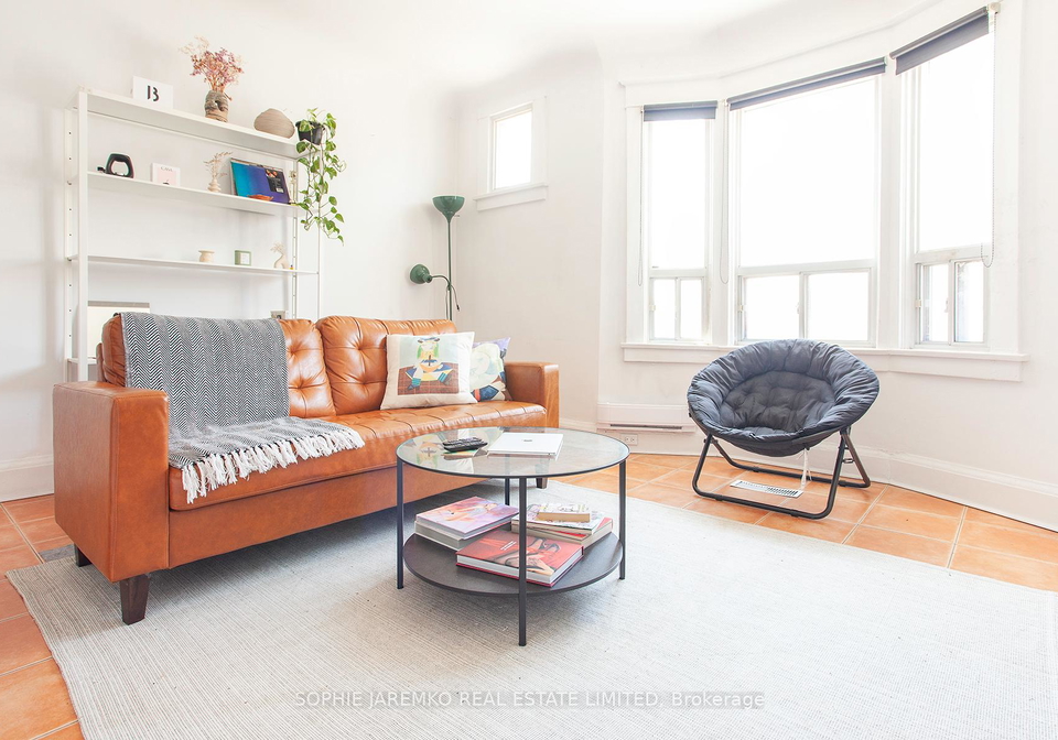 2102a-dundas-street-w-toronto-ontario-w12152687