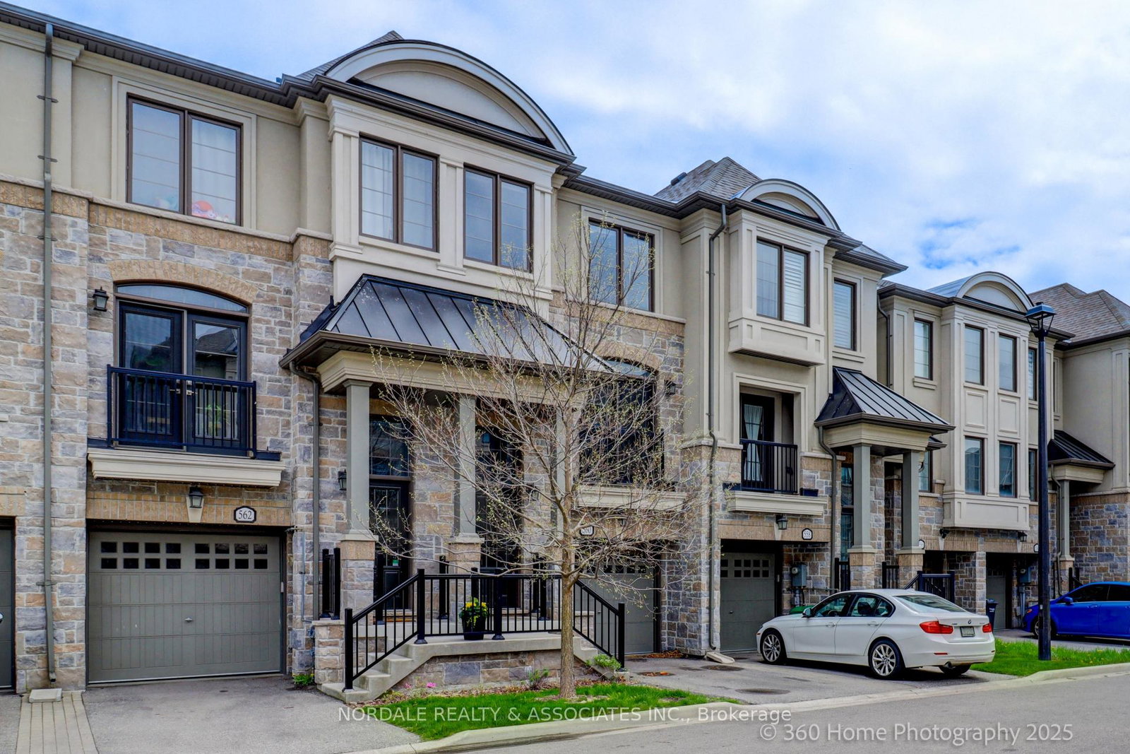 560-mermaid-crescent-mississauga-ontario-w12154678