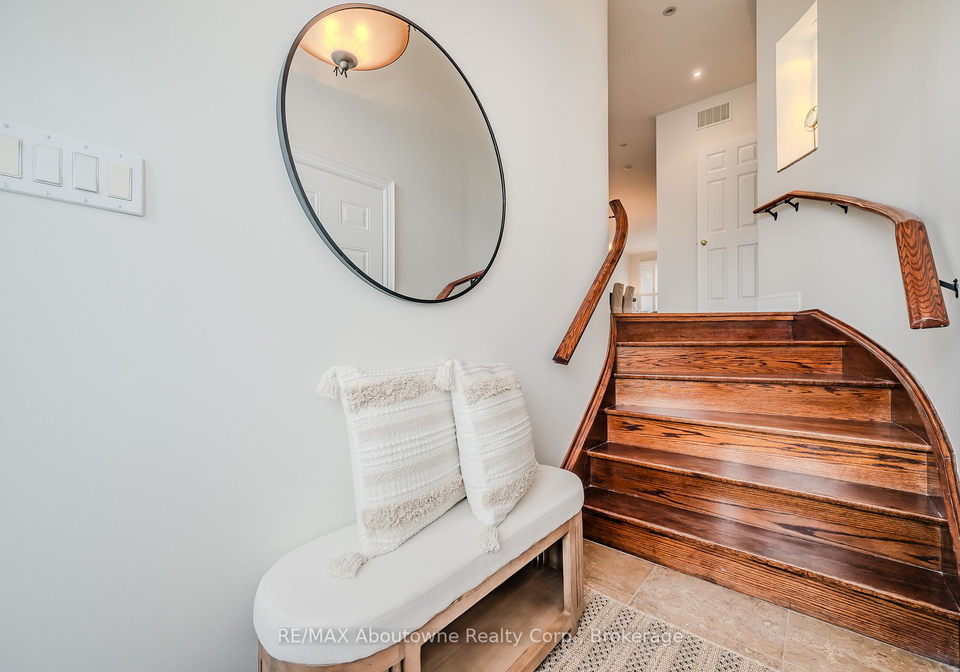 2946-singleton-common-burlington-ontario-w12155573