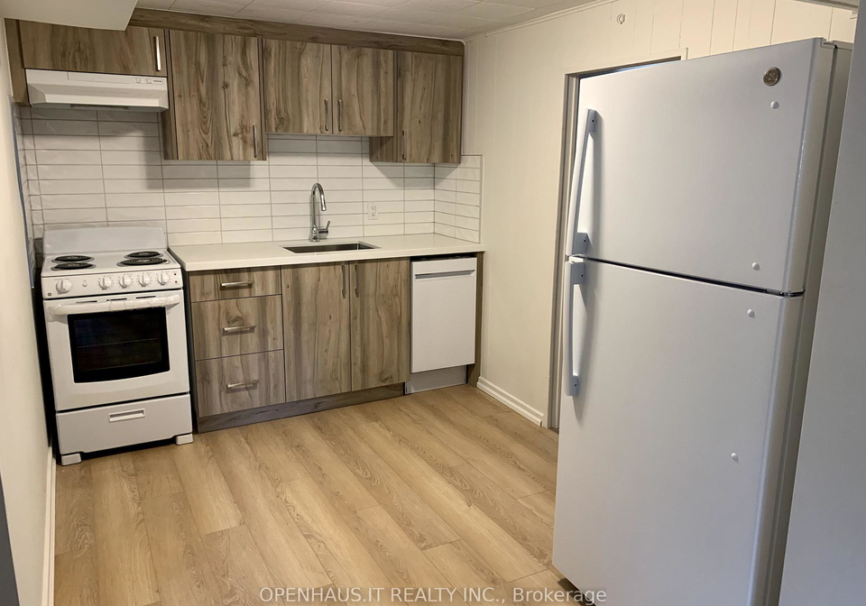 18-grovedale-avenue-north-york-ontario-w12156338