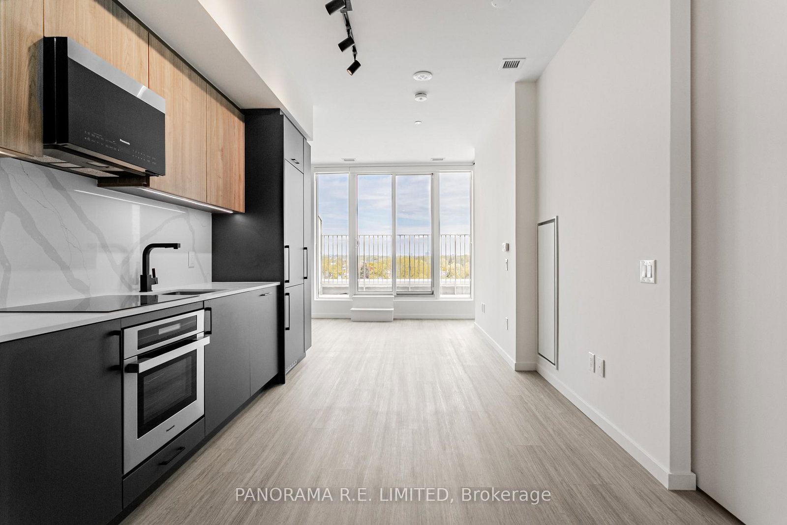 689-the-queensway-etobicoke-ontario-w12157988