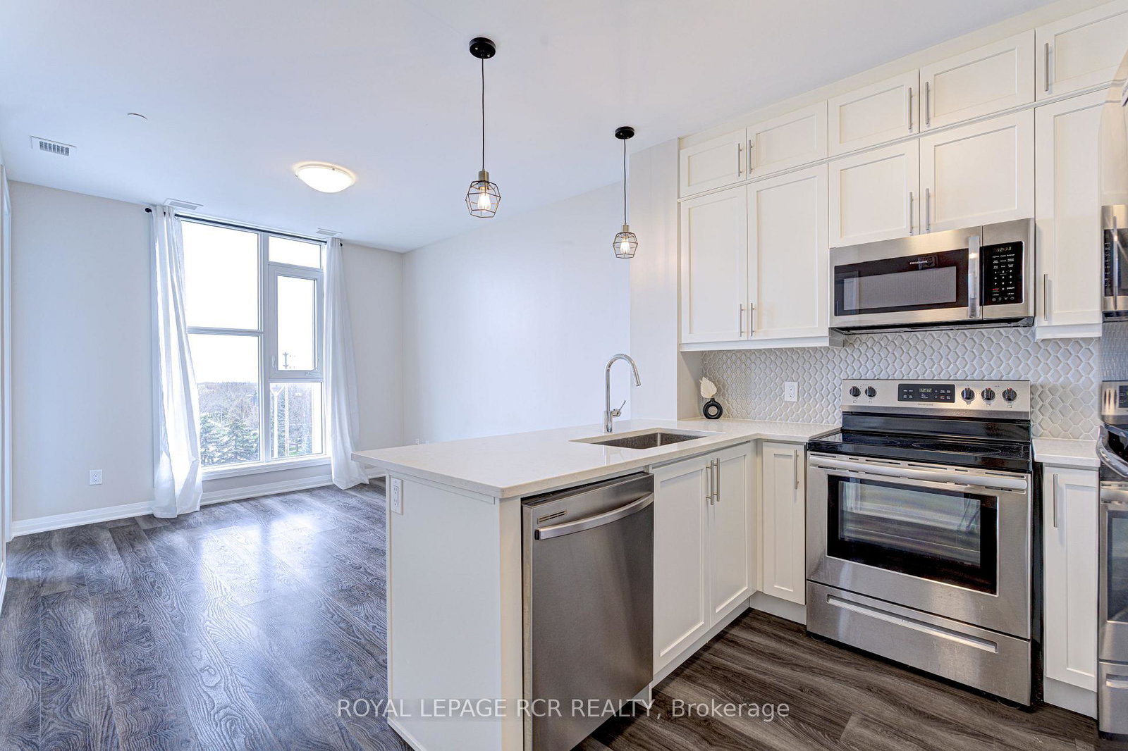 95-dundas-street-w-oakville-ontario-w12159512