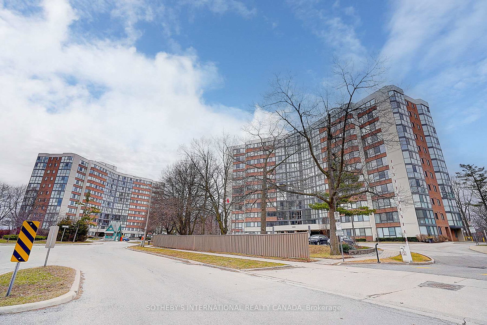 1240-marlborough-court-oakville-ontario-w12160314