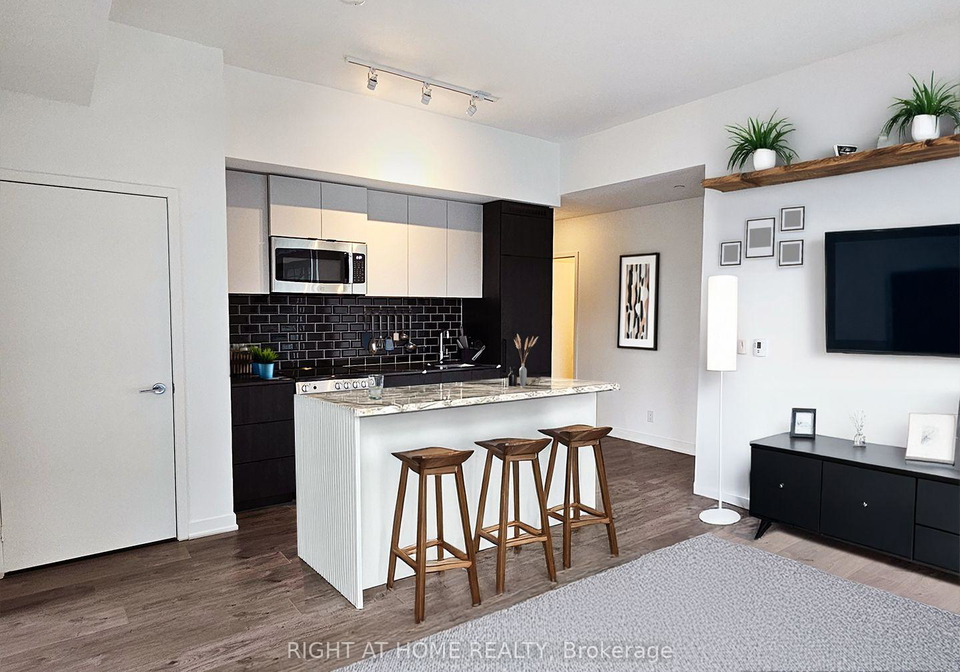 285-dufferin-street-w-toronto-ontario-w12161163