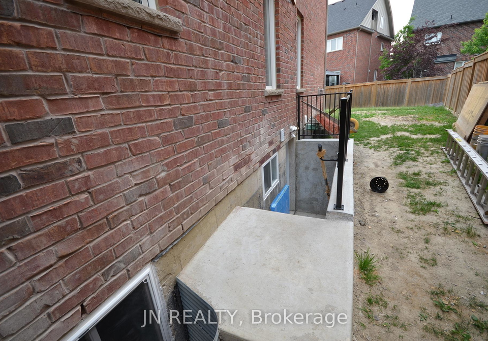 34-mcechearn-crescent-caledon-ontario-w12161335
