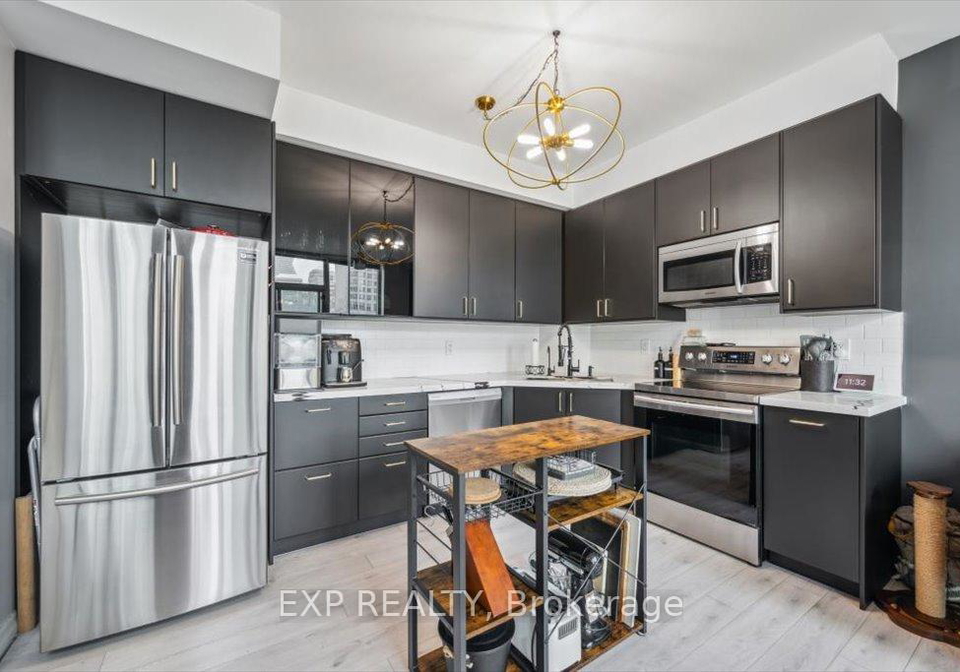220-burnhamthorpe-road-w-mississauga-ontario-w12161795