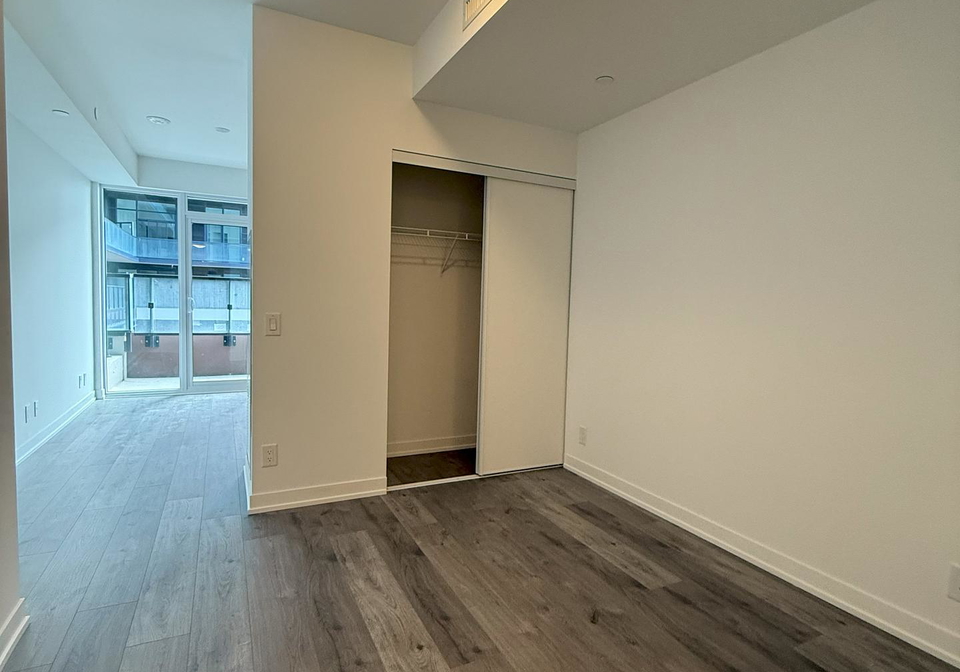 285-dufferin-street-toronto-ontario-w12162544