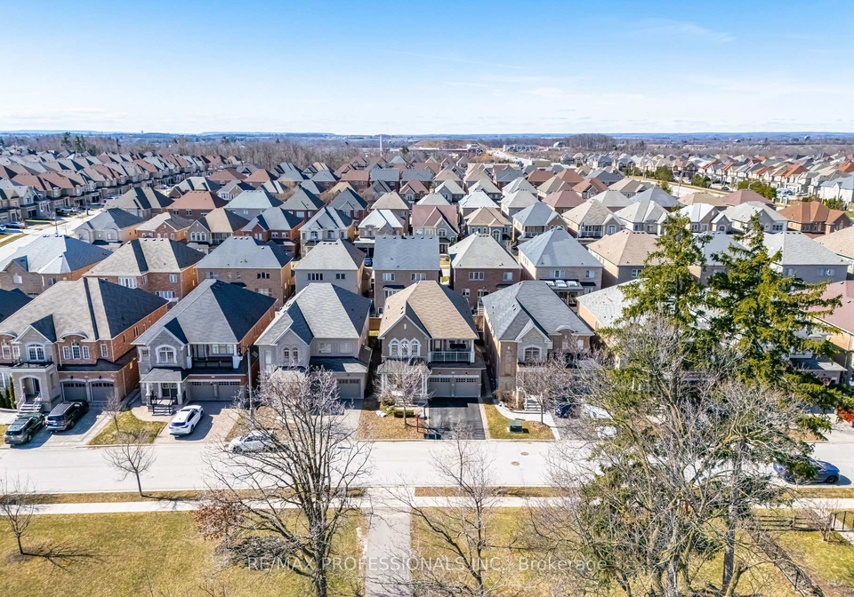 35-lampman-crescent-brampton-ontario-w12162712