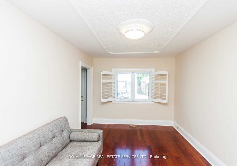 21-belgravia-avenue-north-york-ontario-w12163099