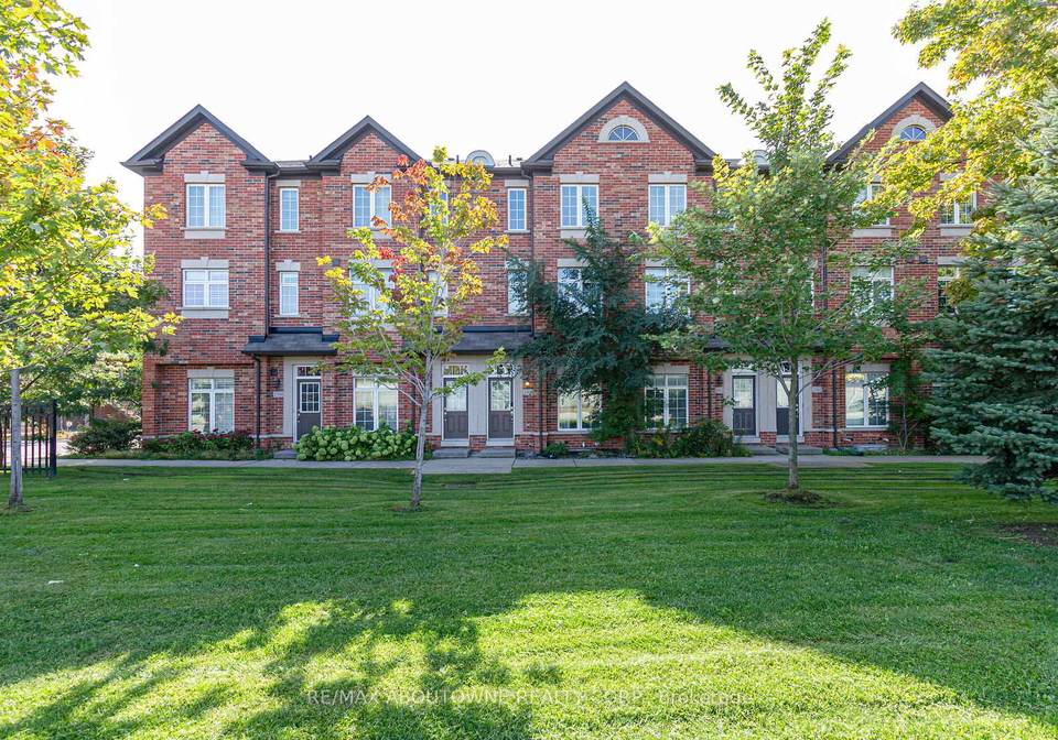 2365-lepage-common-drive-burlington-ontario-w12163645