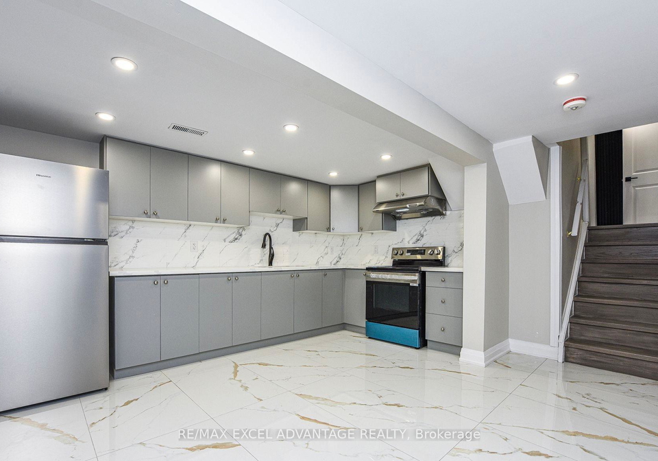 819-eaglemount-crescent-mississauga-ontario-w12165854
