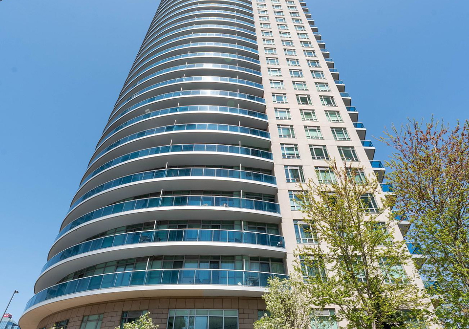 80-absolute-avenue-mississauga-ontario-w12167331