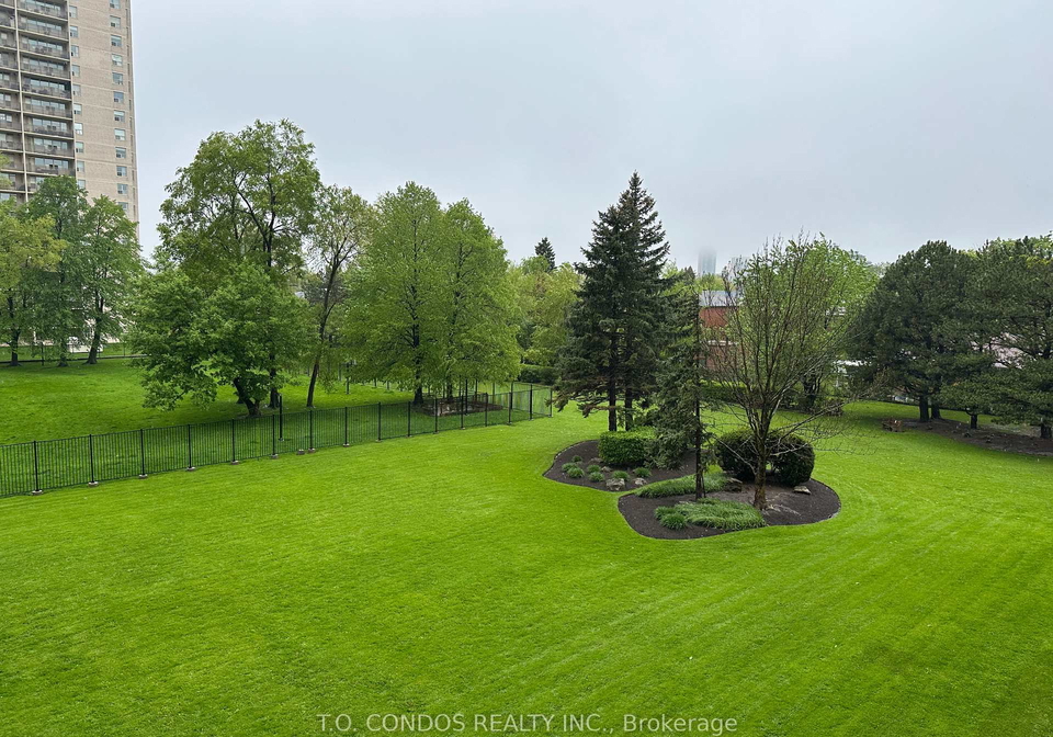 360-ridelle-avenue-north-york-ontario-w12167458