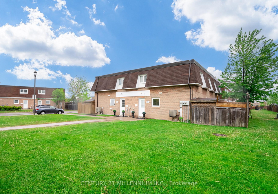 33-town-house-crescent-brampton-ontario-w12167529