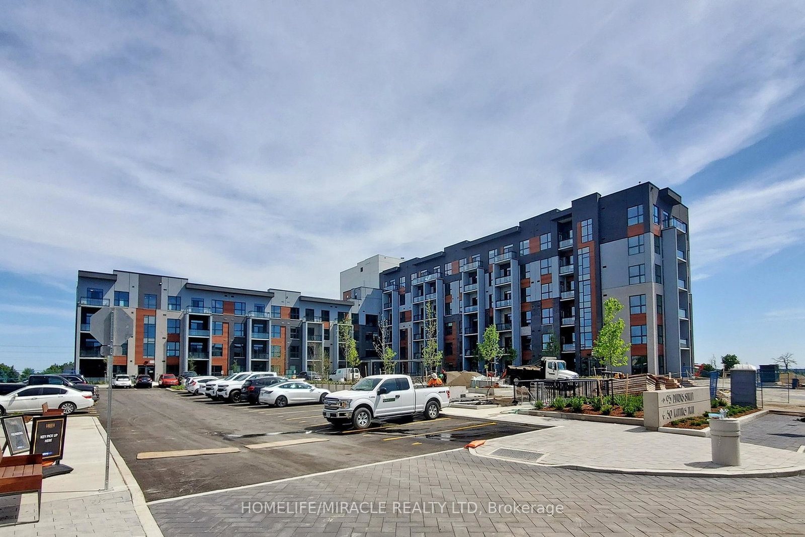 95-dundas-street-w-oakville-ontario-w12168723