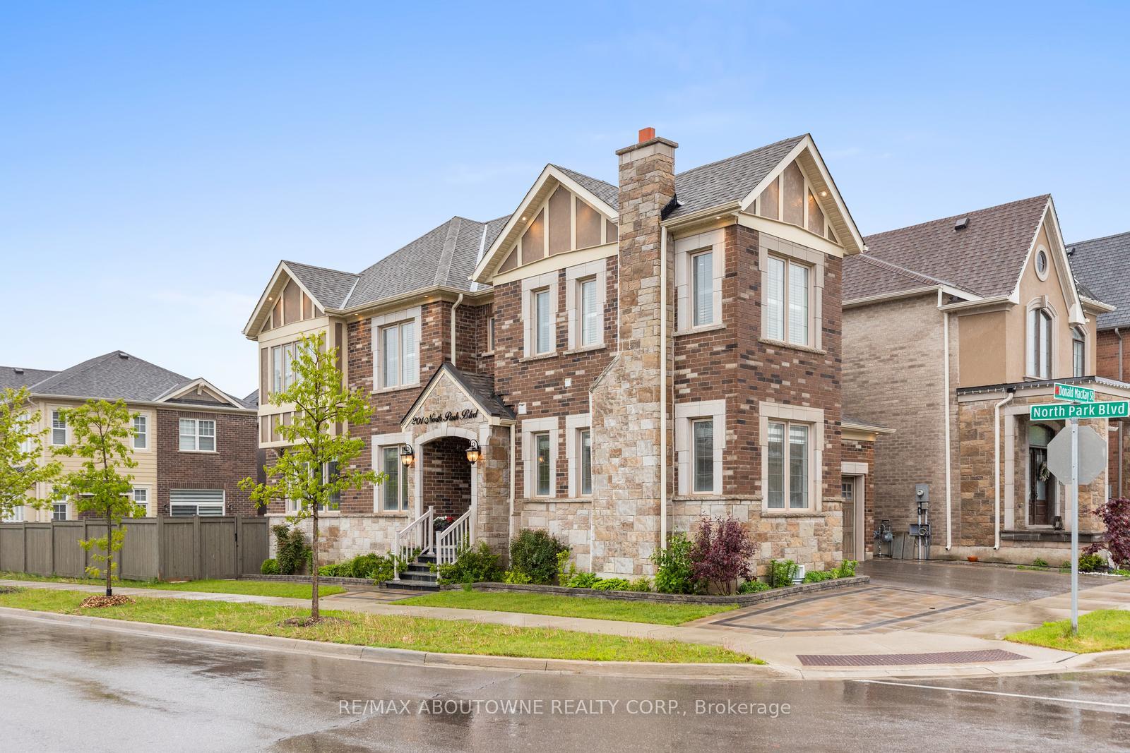 201-north-park-boulevard-oakville-ontario-w12168924