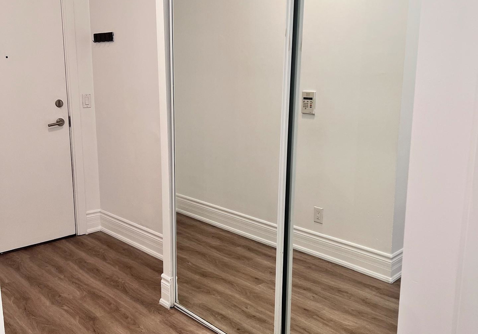 330-burnhamthorpe-road-w-mississauga-ontario-w12170095
