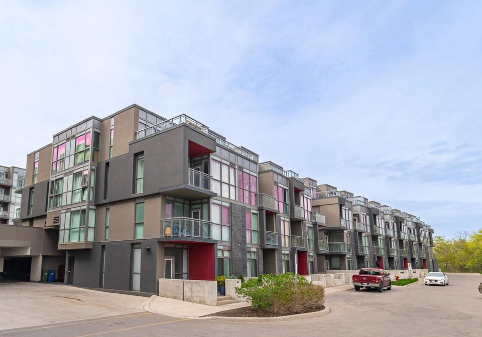 5260-dundas-street-burlington-ontario-w12170540