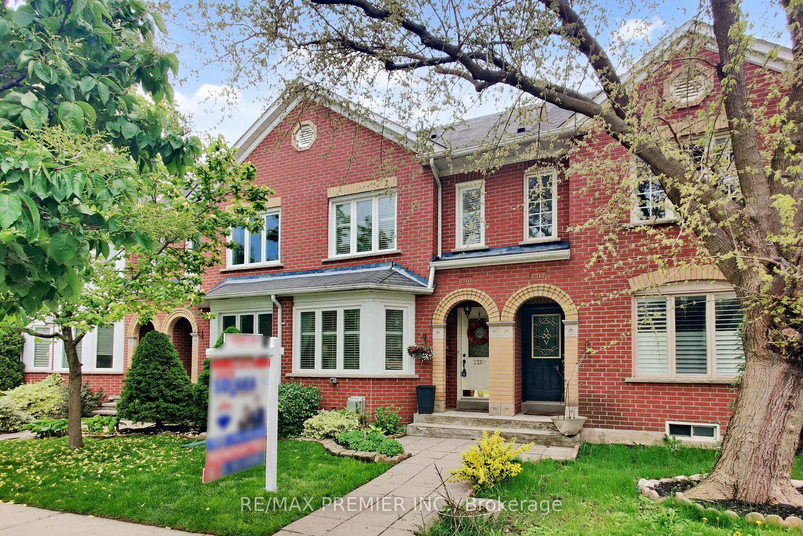 2210-westoak-trails-boulevard-oakville-ontario-w12171051