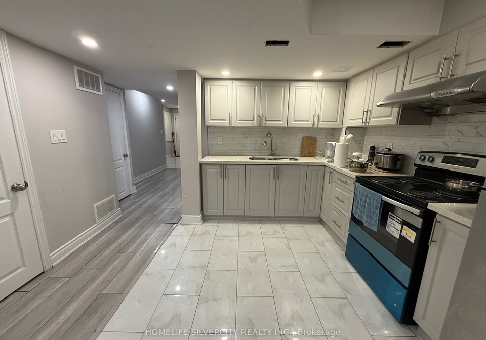 58-lanark-circle-nw-brampton-ontario-w12171675