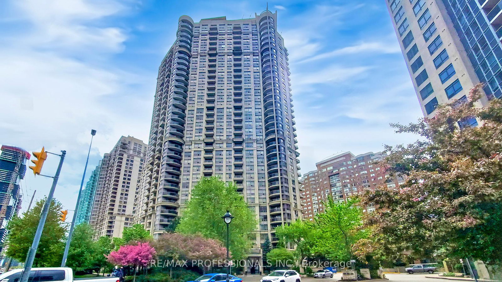 310-burnhamthorpe-road-w-mississauga-ontario-w12171985