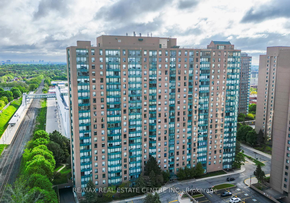 135-hillcrest-avenue-mississauga-ontario-w12172336