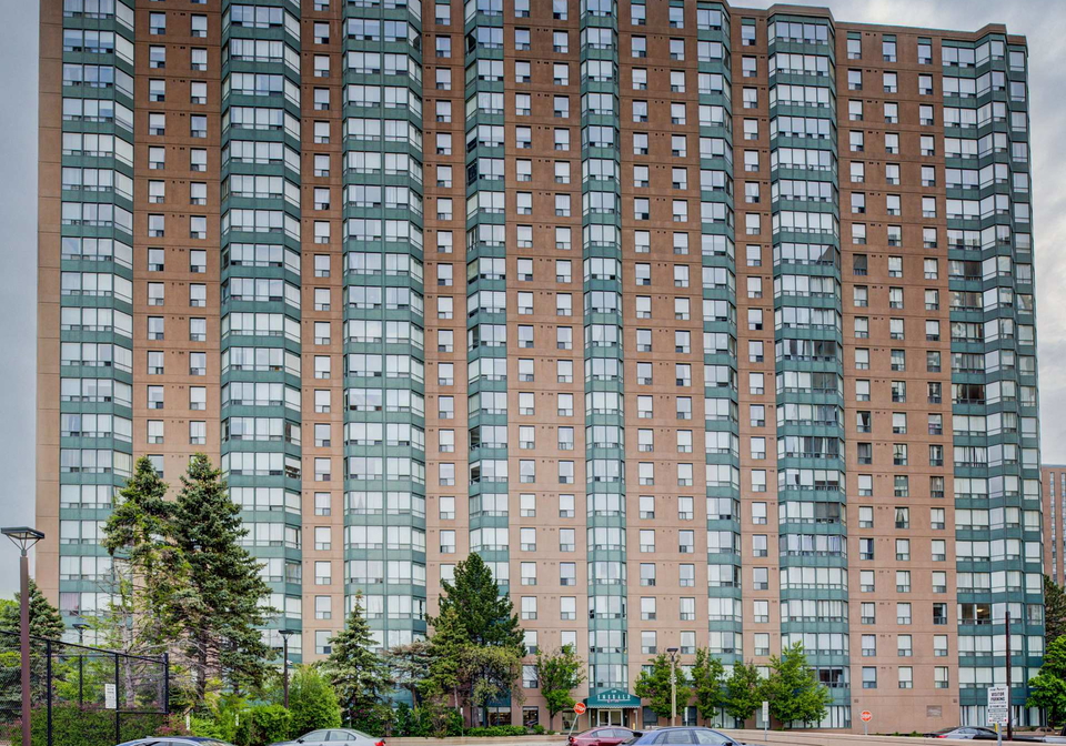135-hillcrest-avenue-mississauga-ontario-w12172336