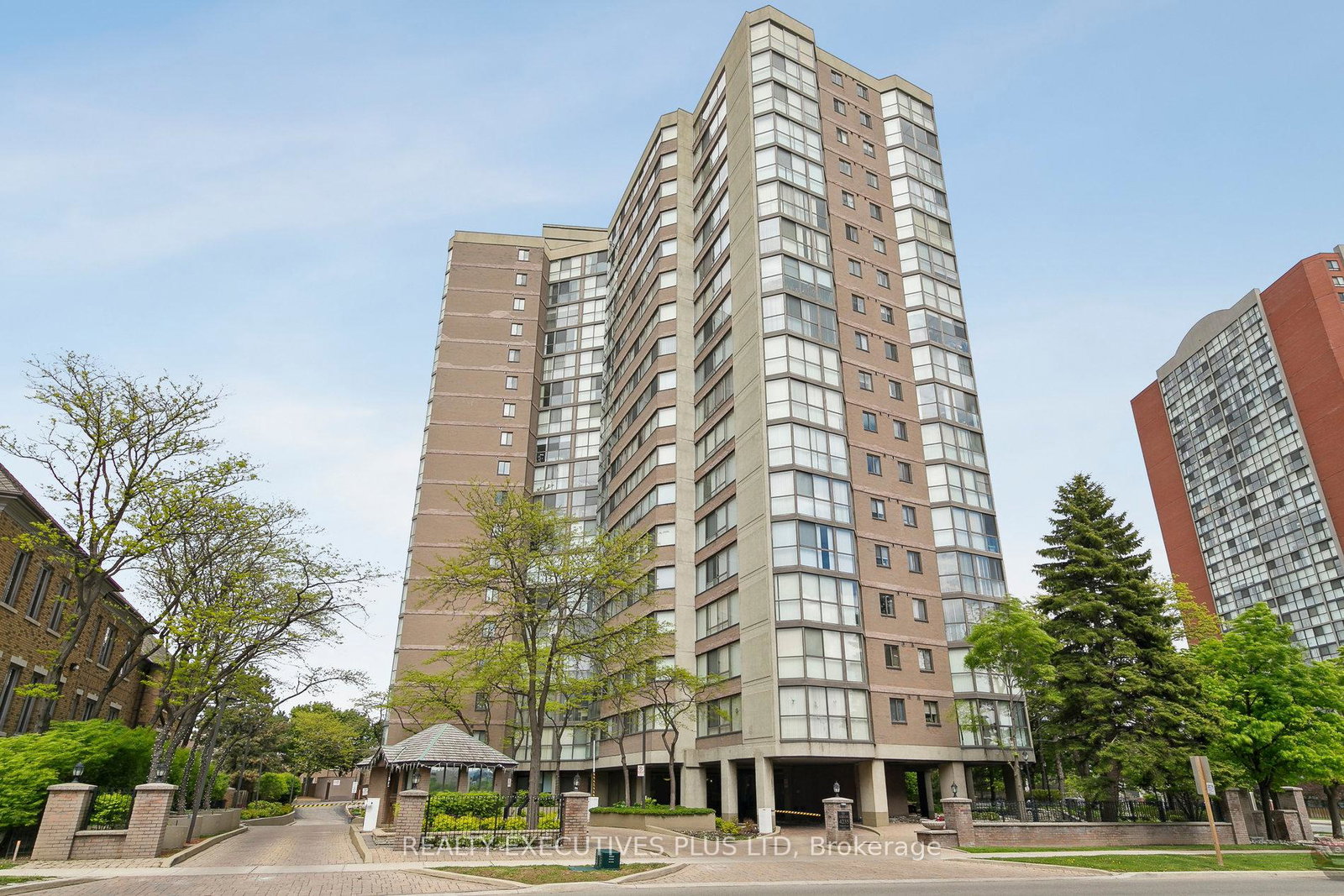 4235-sherwoodtowne-boulevard-mississauga-ontario-w12172486