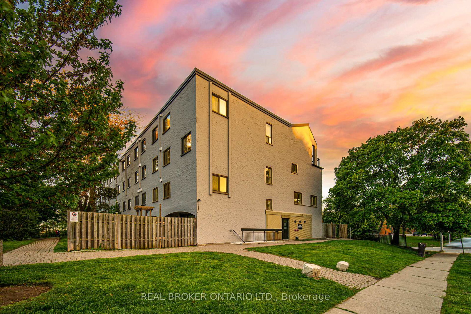 1008-falgarwood-drive-oakville-ontario-w12172559