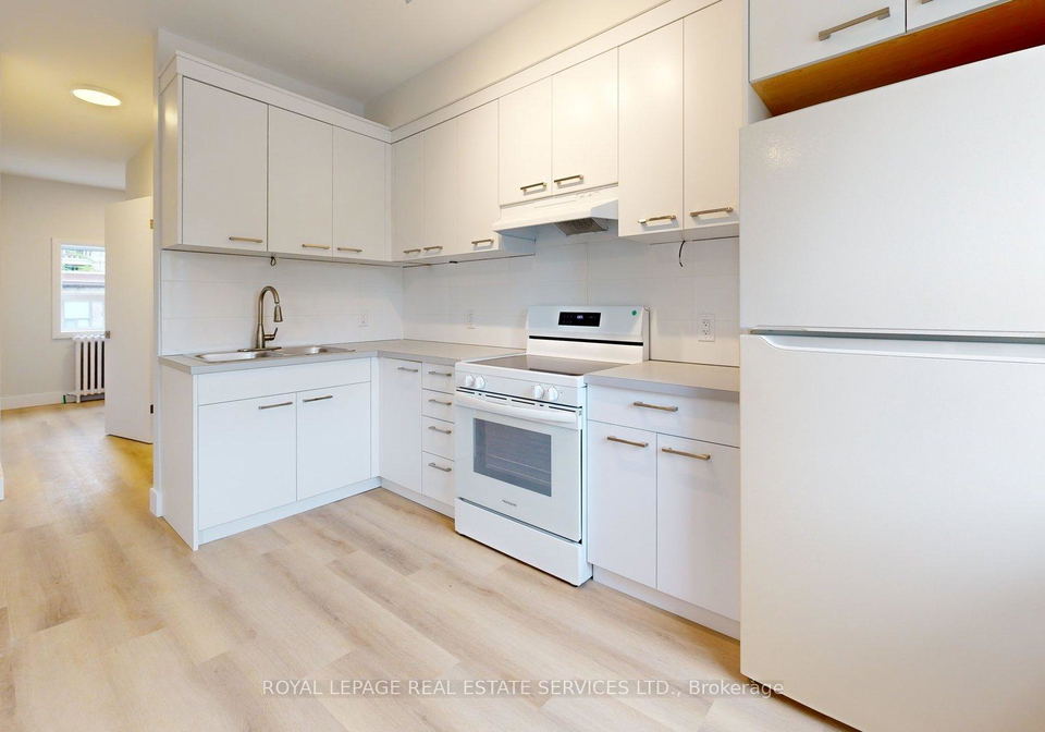 4-brentwood-road-s-etobicoke-ontario-w12173345