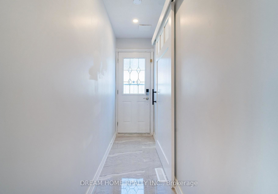 6-alcester-court-north-york-ontario-w12173433
