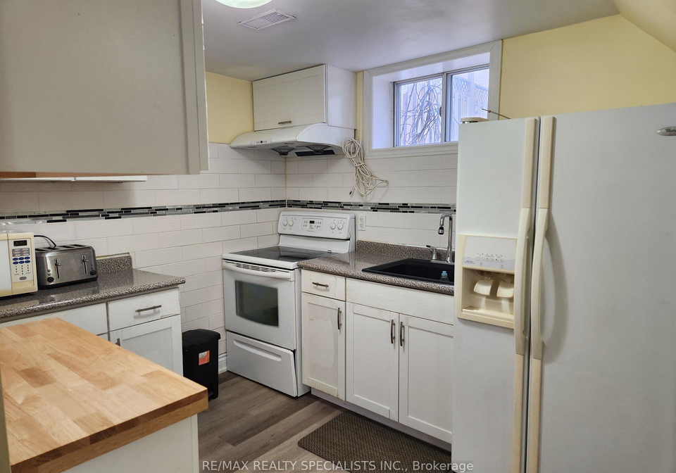 47-syndicate-avenue-north-york-ontario-w12174375