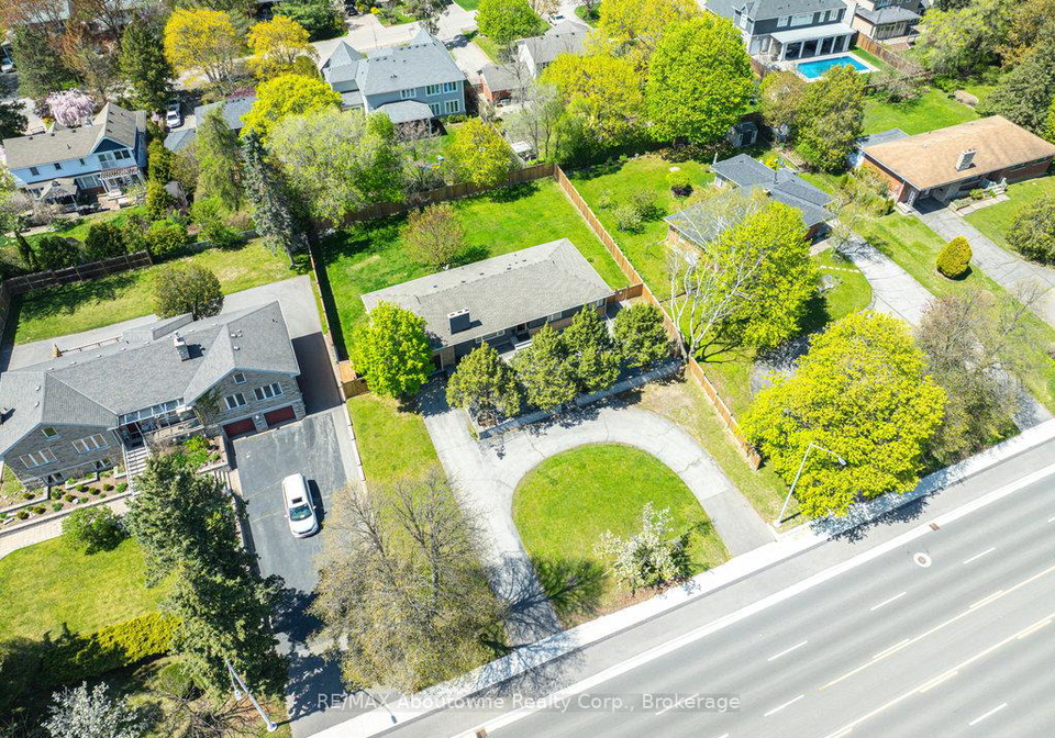425-plains-road-w-burlington-ontario-w12175039