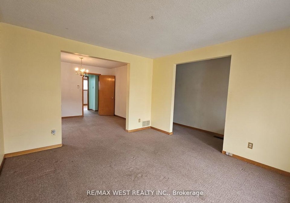 385-kipling-avenue-etobicoke-ontario-w12175276