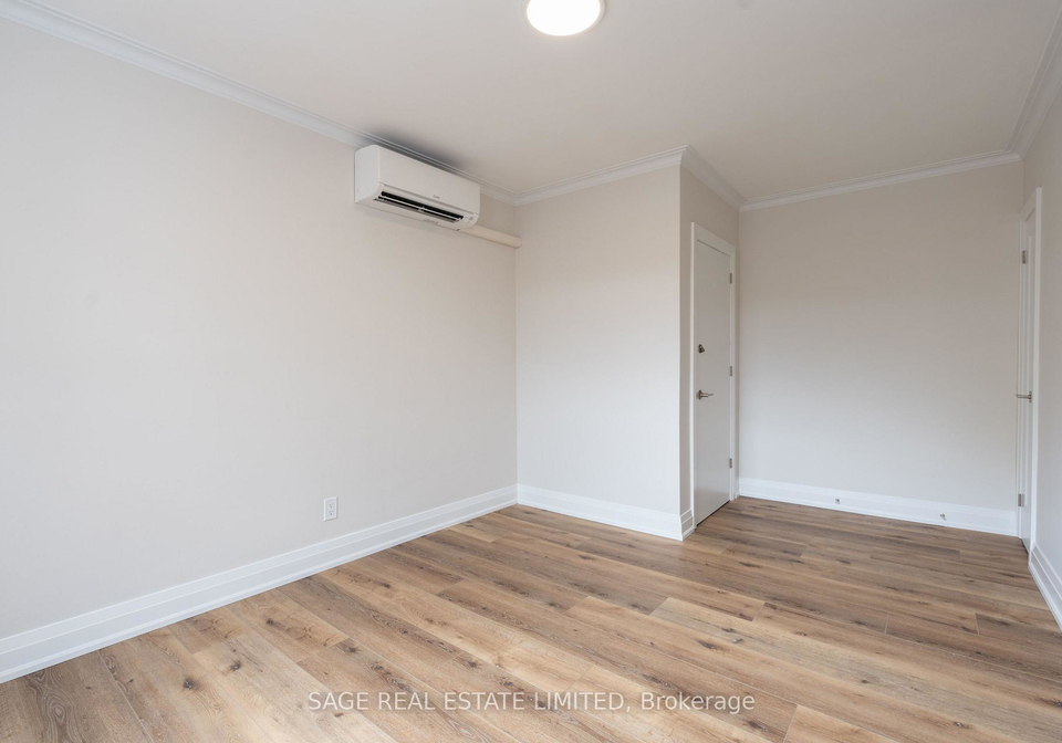 366-royal-york-road-etobicoke-ontario-w12175677