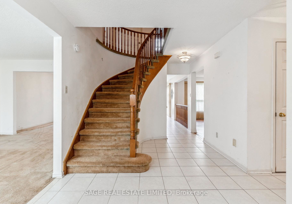 27-newgreen-crescent-brampton-ontario-w12175880