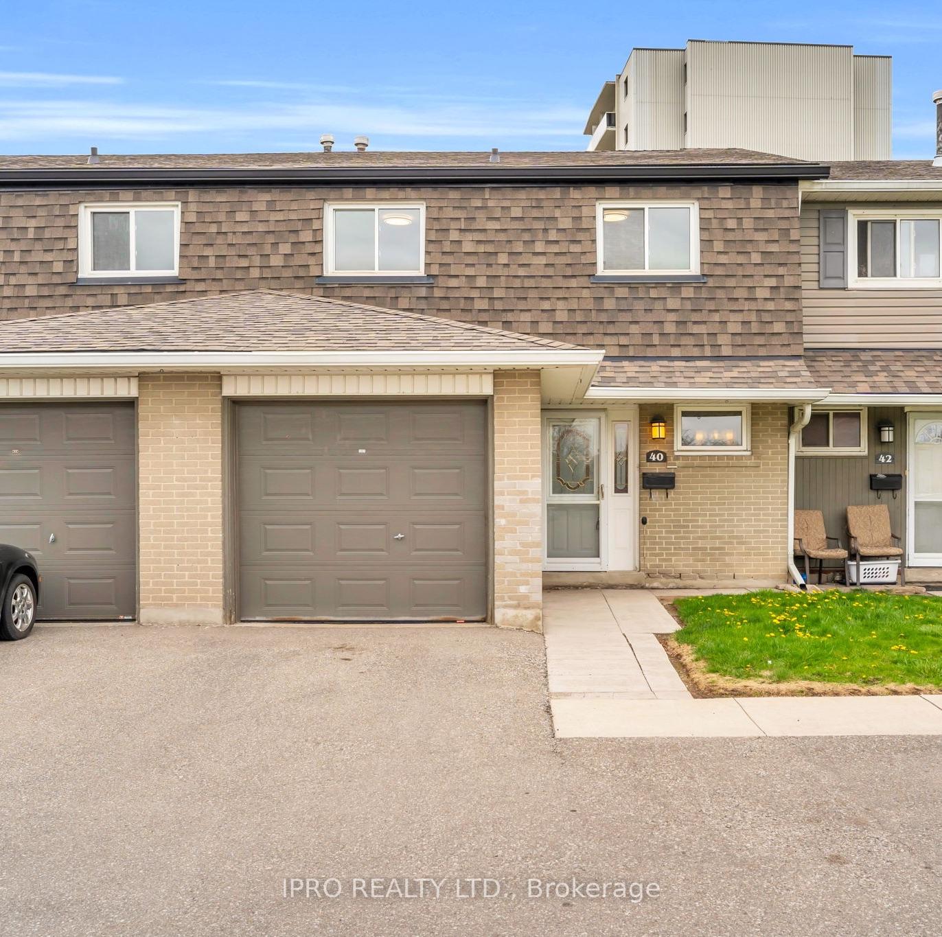 40-village-court-brampton-ontario-w12175954