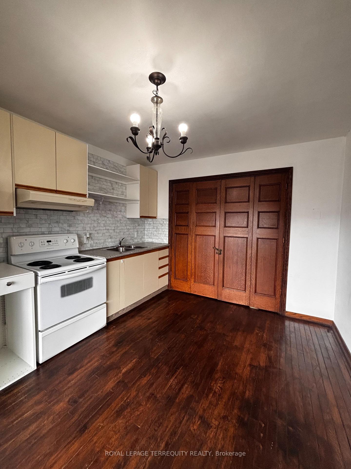 8-corby-avenue-toronto-ontario-w12176901
