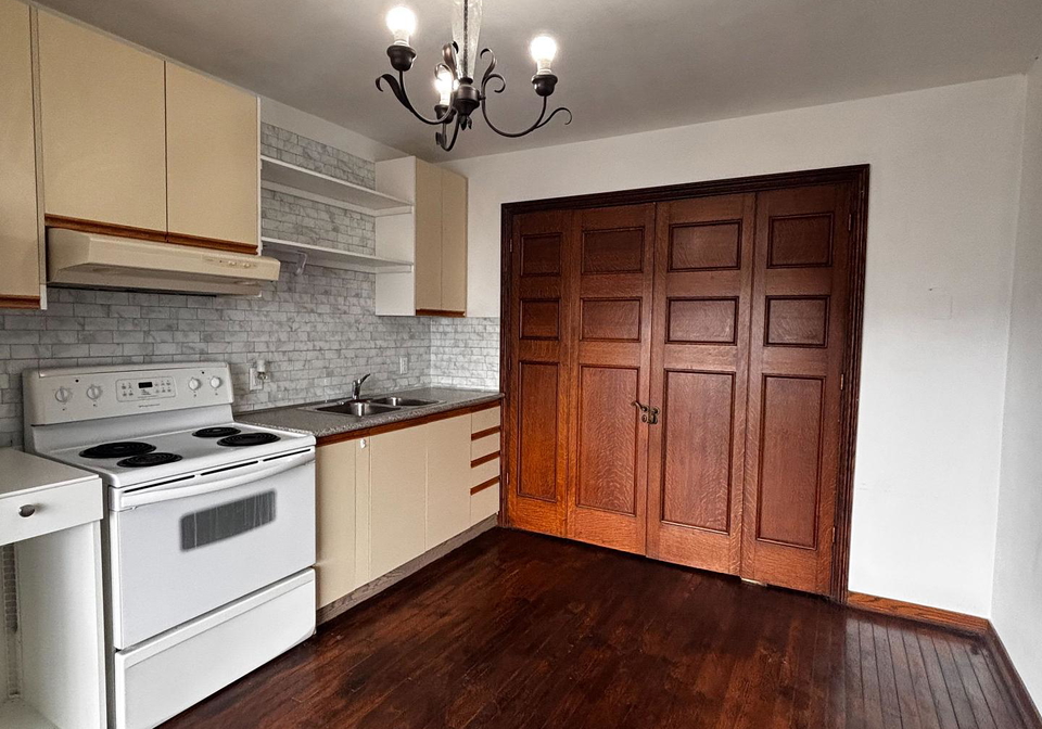 8-corby-avenue-toronto-ontario-w12176901
