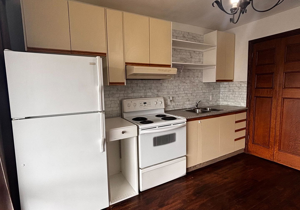 8-corby-avenue-toronto-ontario-w12176901