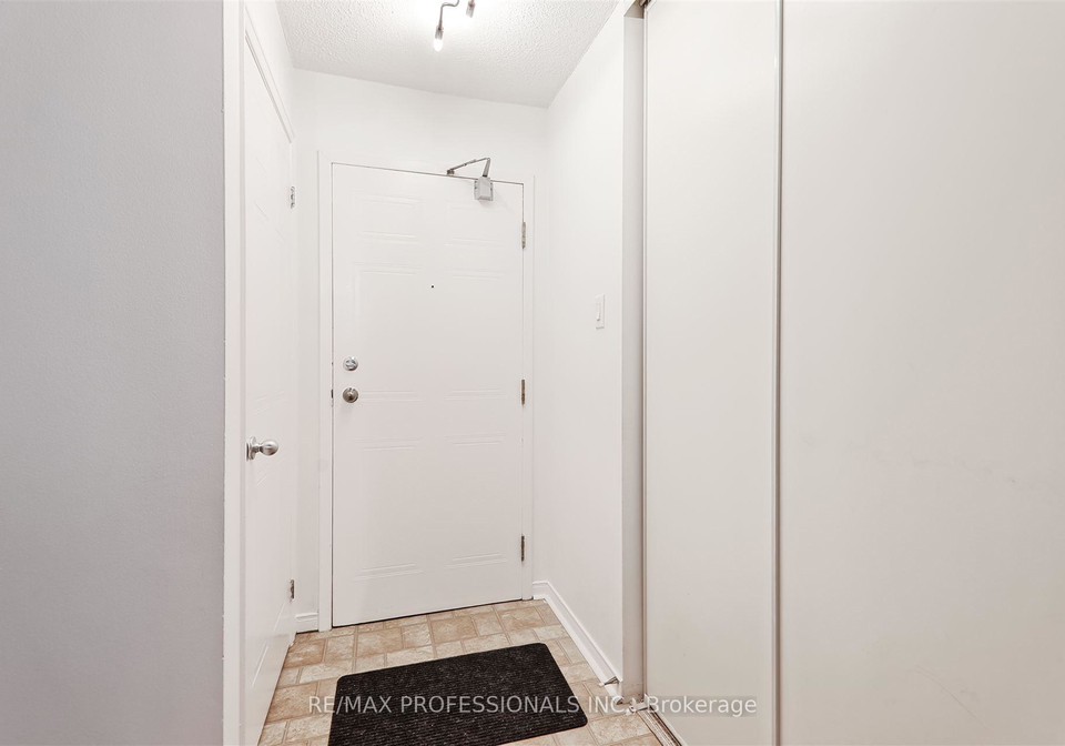 1500-pilgrims-way-oakville-ontario-w12177187