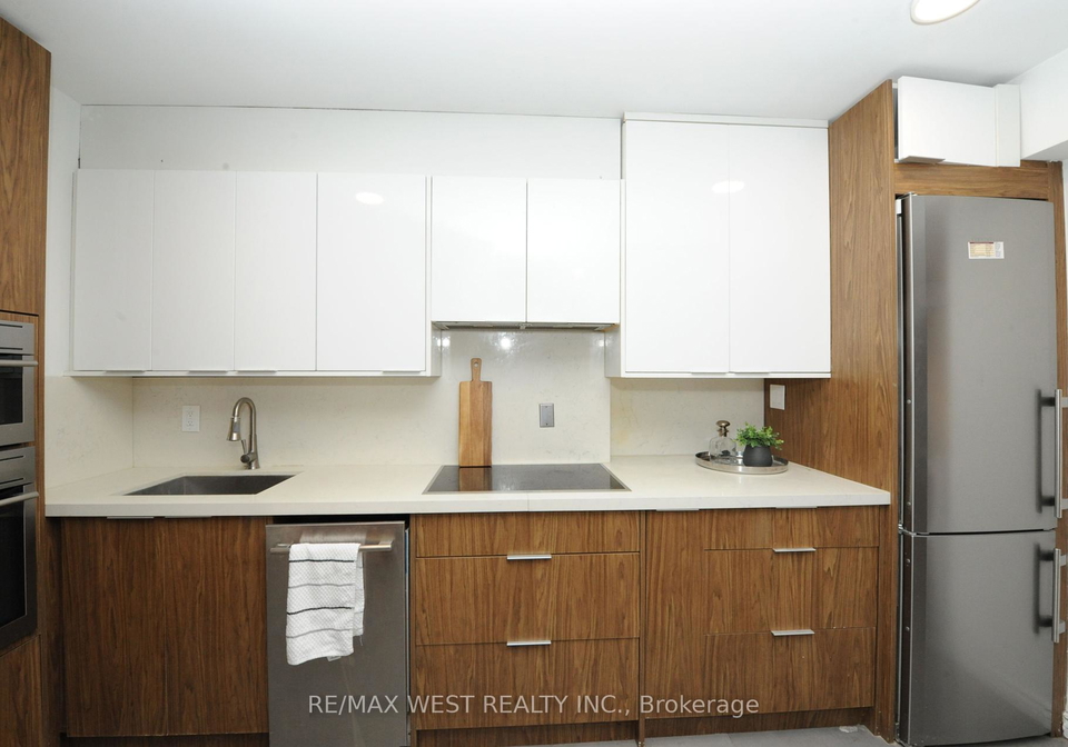 25-four-winds-drive-york-ontario-w12177496
