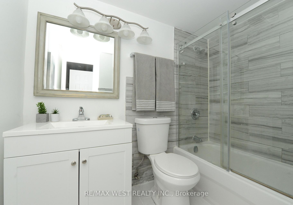 25-four-winds-drive-york-ontario-w12177496
