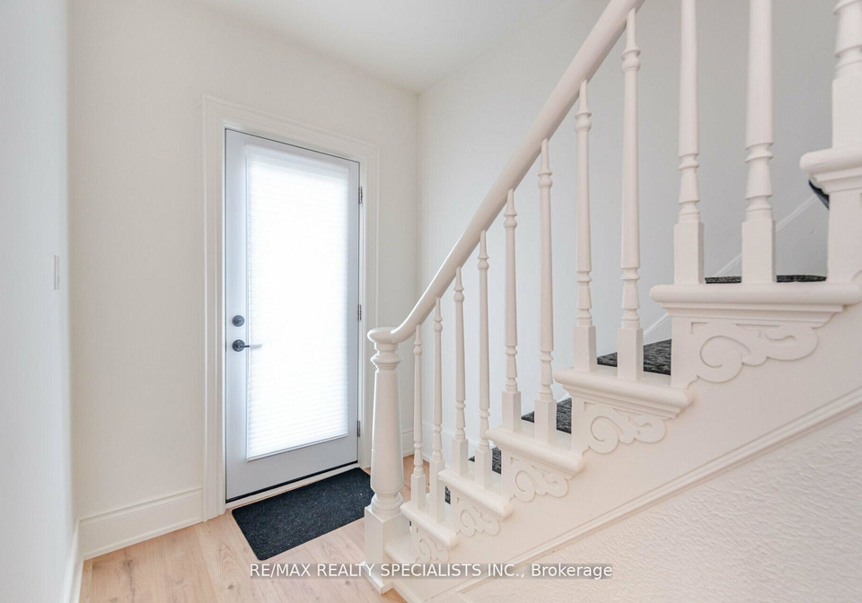 519-elizabeth-street-burlington-ontario-w12178824