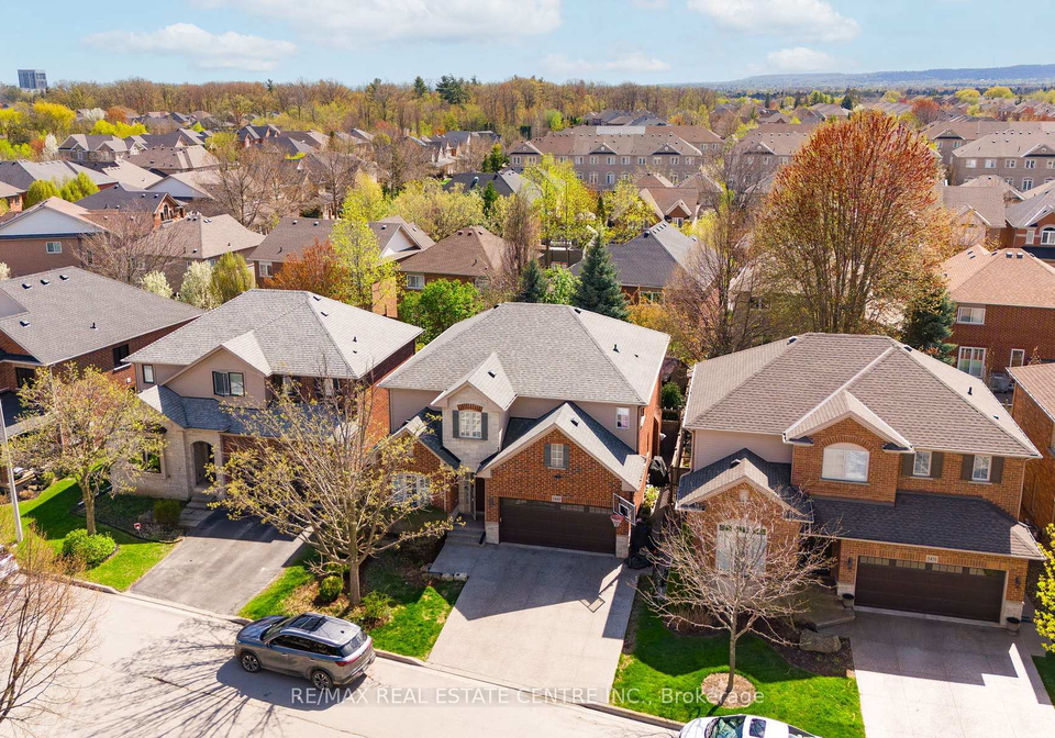 5449-valleyhigh-drive-burlington-ontario-w12180096