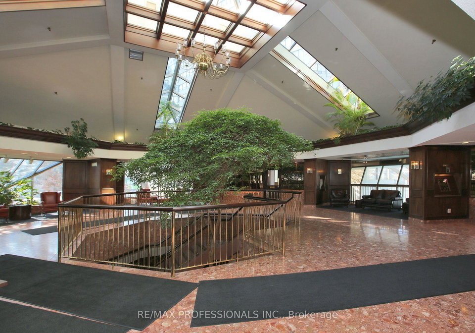 1320-islington-avenue-etobicoke-ontario-w12181010